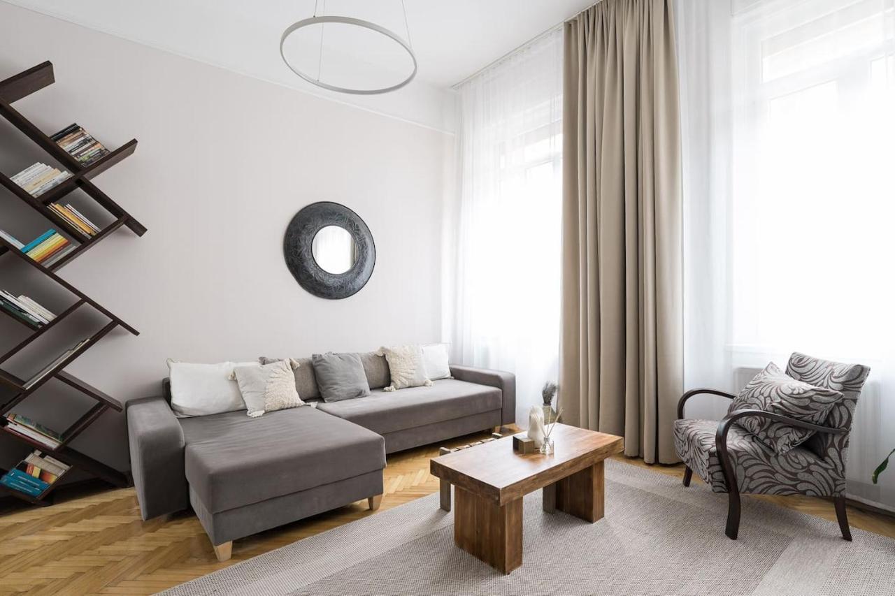 Ferienwohnung Sunrise Lounge Corvin 63M2 Ac Budapest Exterior foto