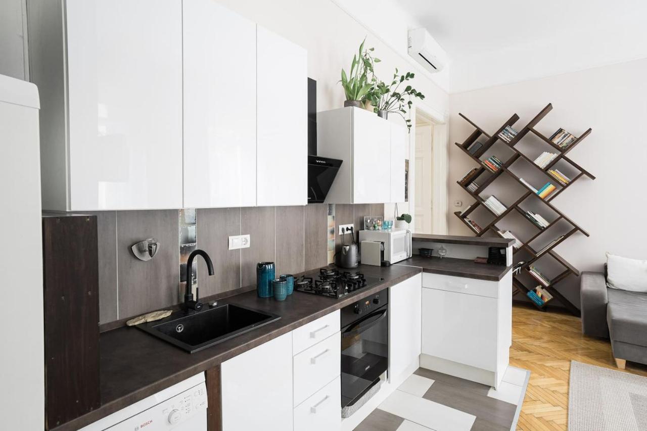 Ferienwohnung Sunrise Lounge Corvin 63M2 Ac Budapest Exterior foto